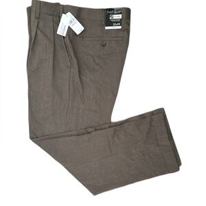 VAN HEUSEN Mens classic fit slacks/pants Size 32